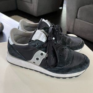 Size 7 Saucony guy shoes